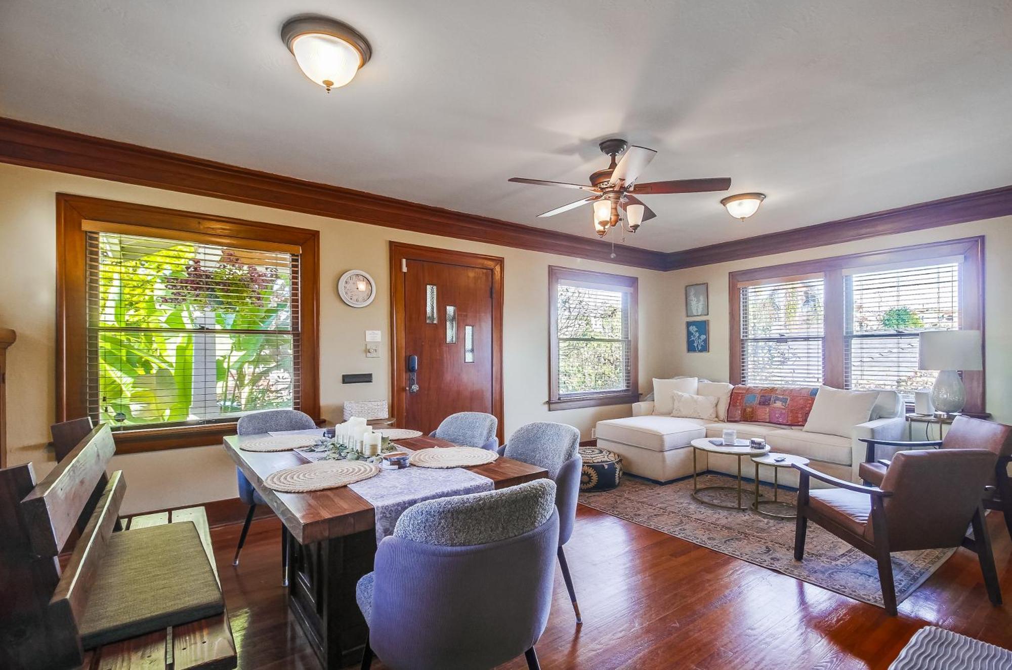 Holiday home Sunny Golden Hill Home! Pet Friendly, Near Dt, Fully Stocked! *