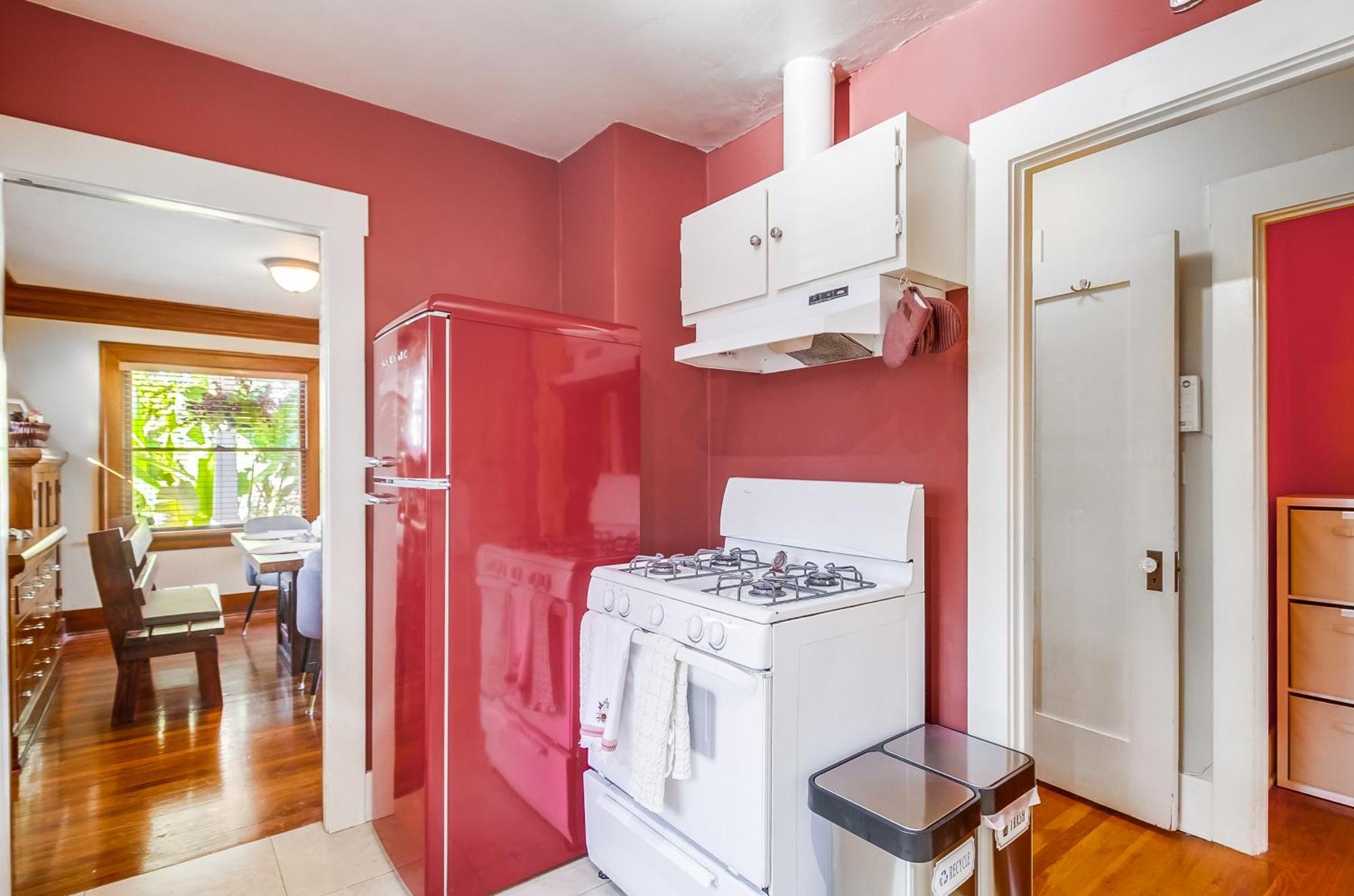 Sunny Golden Hill Home! Pet Friendly, Near Dt, Fully Stocked! Holiday home San Diego